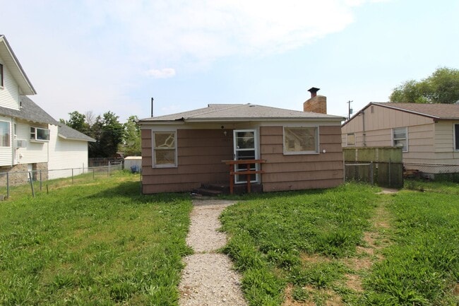 property at 1924 E Courtland Ave