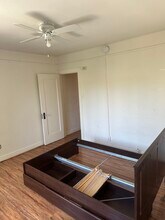 5127 1/2 Marathon St, Unit 5127 1/2 in Los Angeles, CA - Foto de edificio - Building Photo