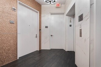 16001 Collins Ave in North Miami Beach, FL - Building Photo - Building Photo