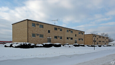 Rey Apartments in Lorain, OH - Building Photo - Building Photo