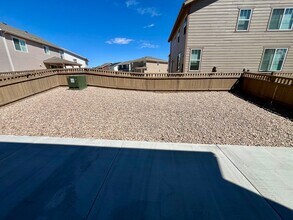 5744 N Jebel Wy in Aurora, CO - Foto de edificio - Building Photo