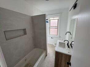 7955 S Elizabeth St in Chicago, IL - Building Photo - Building Photo
