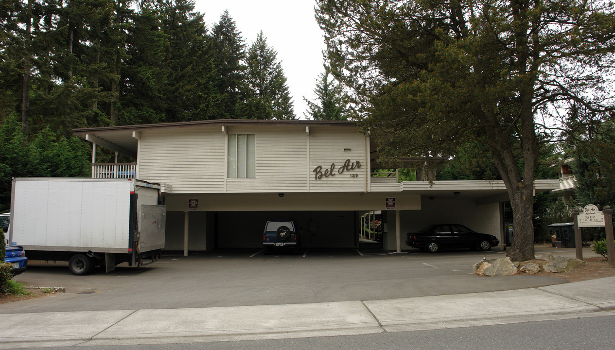 BelAir Apartments in Bellevue, WA - Foto de edificio