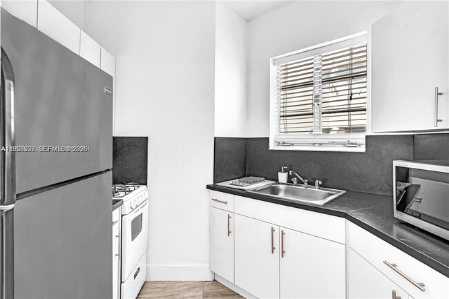 property at 3920 Garden Ave