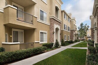 Cambridge Park in San Diego, CA - Foto de edificio - Building Photo