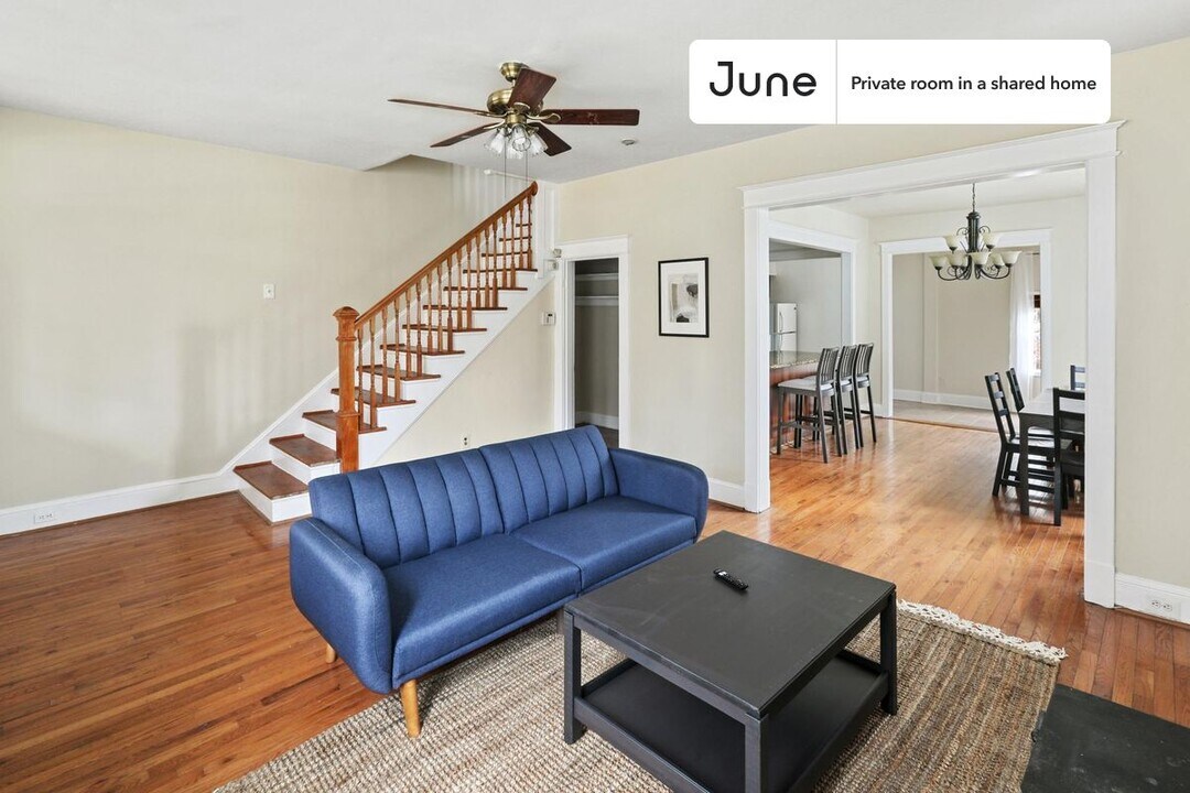 Private bedroom in 5 bed/3 bath Home in Washington, DC - Building Photo