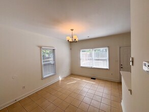 668 Smith St SW in Atlanta, GA - Foto de edificio - Building Photo