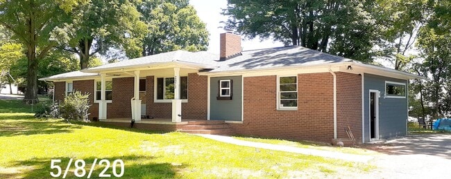 2975 Charlotte Hwy