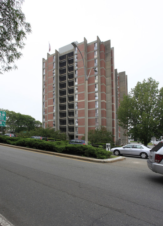 Winslow Towers in Arlington, MA - Building Photo