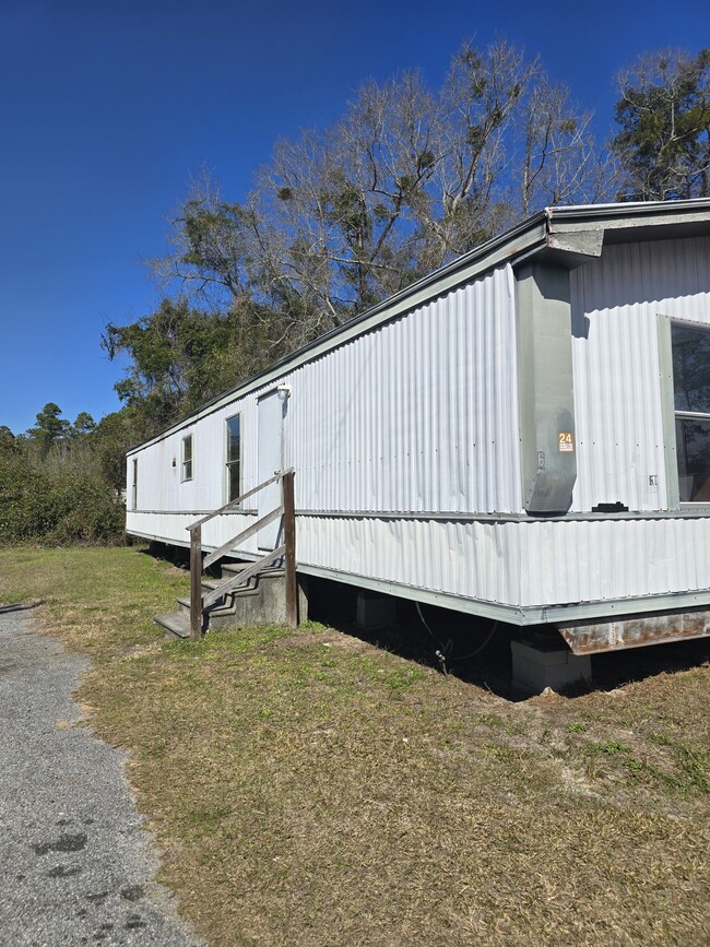 472 Ruben Wells Rd in Hinesville, GA - Building Photo - Building Photo