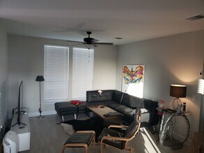 8105 Orizzonte St in Austin, TX - Building Photo - Building Photo