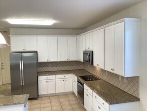 1715 Ash Ln in Corinth, TX - Foto de edificio - Building Photo