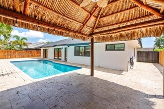 730 SW 95 Terrace in Pembroke Pines, FL - Building Photo - Building Photo