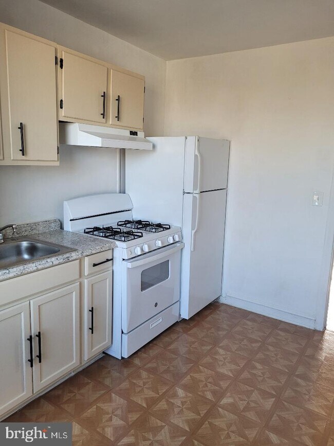 3436 Erdman Ave photo'