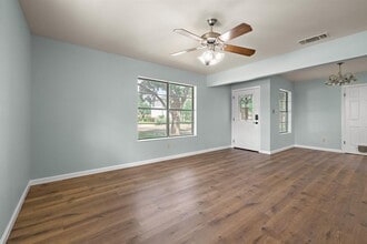 2304 Lathan Ln in Taylor, TX - Building Photo - Building Photo