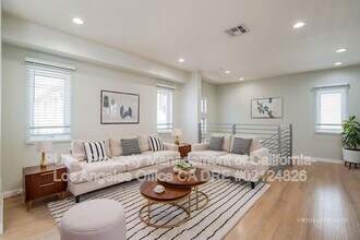 10706 Camarillo St in Los Angeles, CA - Building Photo - Building Photo