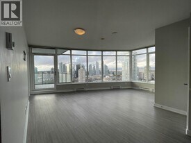 4900 Lennox Ln in Burnaby, BC - Building Photo