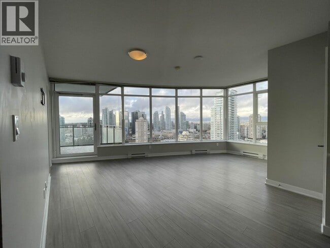 property at 4900 Lennox Ln