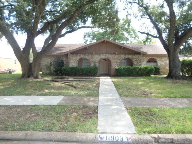 11903 Sagecliff Dr in Houston, TX - Building Photo