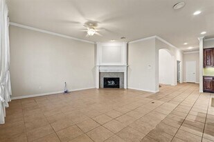 311 Park Crest Ave in Euless, TX - Building Photo