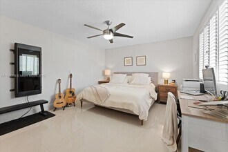 7161 SW 55th Terrace W in Miami, FL - Building Photo - Building Photo