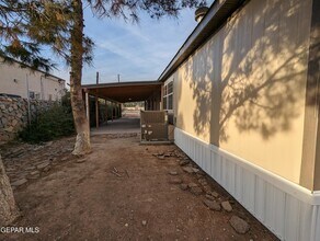 552 Liahona Dr in Socorro, TX - Building Photo - Building Photo