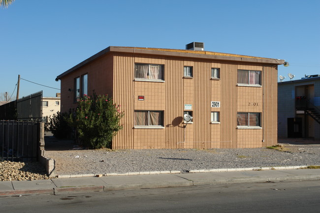 2901 Elm Ave in Las Vegas, NV - Building Photo - Building Photo