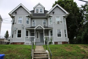 42 Summer St in Bristol, CT - Building Photo