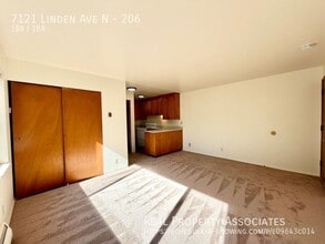 7121 Linden Ave N in Seattle, WA - Building Photo - Building Photo