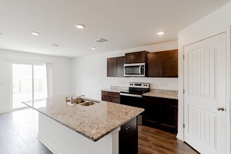 7339 Tulip Trestle Ct in Northport, AL - Building Photo - Building Photo