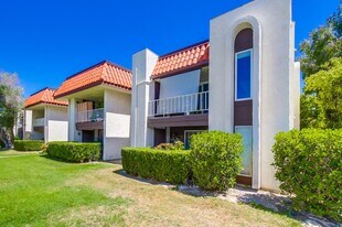 6878 Navajo Rd in San Diego, CA - Building Photo