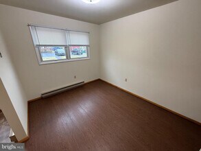 114 W Vine St in Shiremanstown, PA - Building Photo - Building Photo