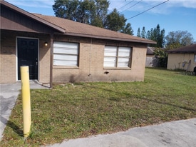 2832 Skyview Dr in Lakeland, FL - Building Photo