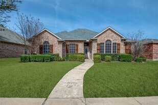 7505 Harbor Dr in Rowlett, TX - Building Photo