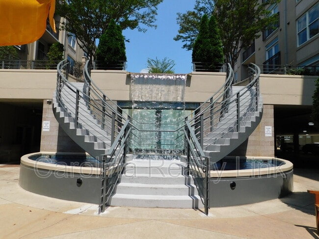 1315 East Blvd in Charlotte, NC - Building Photo - Building Photo