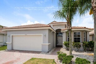 9496 Lago Dr in Boynton Beach, FL - Building Photo