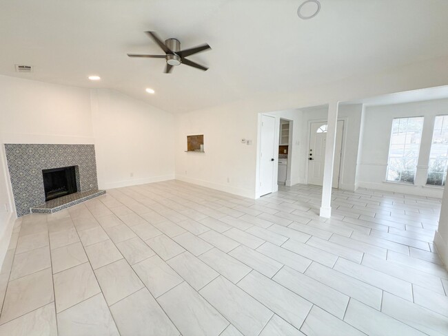 property at 7528-7528 Thistle Ln