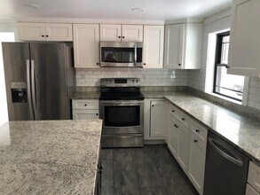 77 Sewalls Falls Rd in Concord, NH - Building Photo - Building Photo