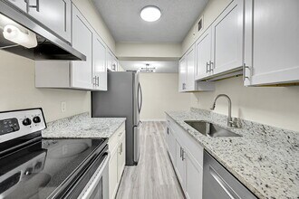 209 E Highline Cir in Centennial, CO - Building Photo - Building Photo