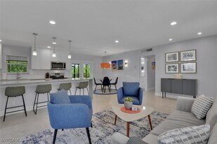 1155 6th St S in Naples, FL - Building Photo