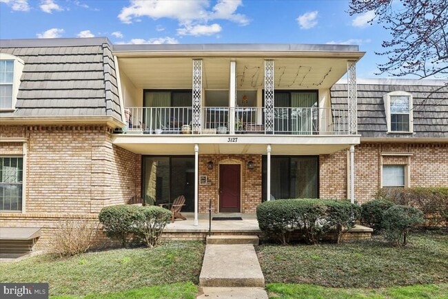 3127 Patrick Henry Dr