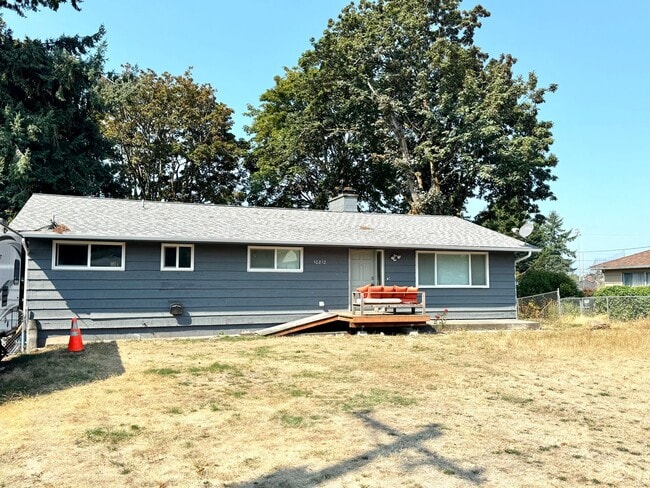 10812 Briar Rd SW in Lakewood, WA - Building Photo - Building Photo