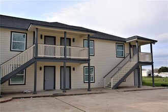 13115 Hwy 6 in Rosharon, TX - Foto de edificio - Building Photo