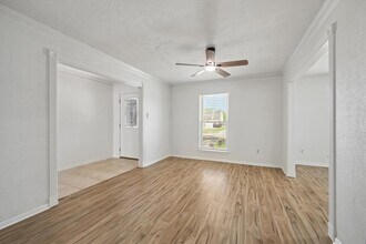 382 Dawn Hill Dr in Friendswood, TX - Building Photo - Building Photo