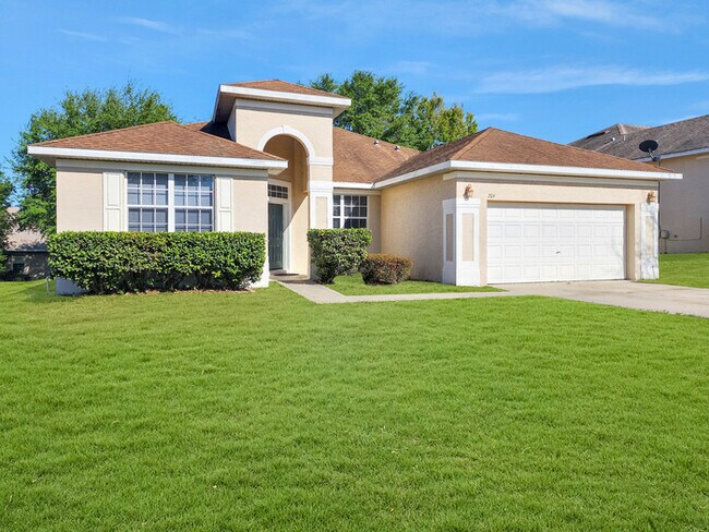 204 Patrice Hope St in Leesburg, FL - Foto de edificio - Building Photo
