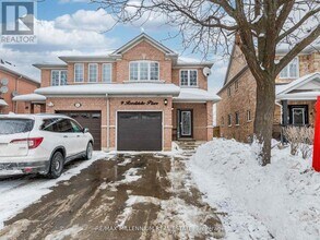 9 Revelstoke Pl in Brampton, ON - Building Photo - Building Photo