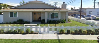 1728 Santa Ana Ave, Unit A in Costa Mesa, CA - Building Photo