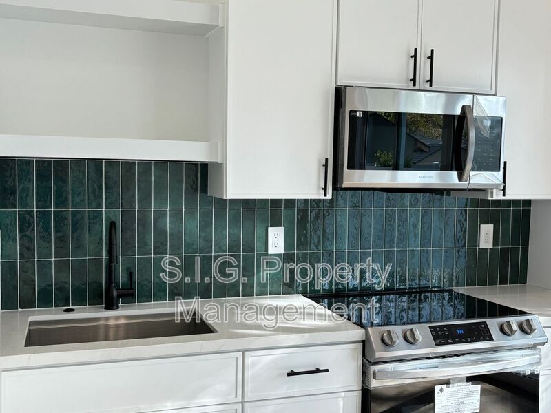 248-250 W Howard St in Pasadena, CA - Building Photo
