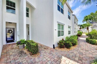 5945 Sand Wedge Ln in Naples, FL - Building Photo - Building Photo