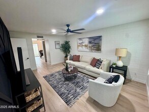 4848 N Woodmere Fairway in Scottsdale, AZ - Building Photo - Building Photo